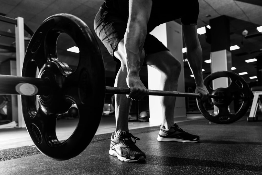 deadlift workout in gym for thighs and hips